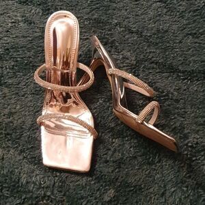 Ladies Rhinestone Going Square Toe Sandals. Sz 39